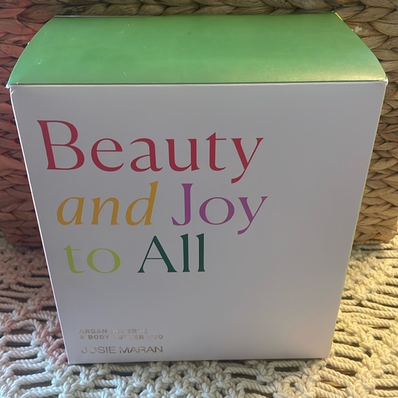 Brand new Josie Maran argan reserve & body butter duo - Picture 1 of 3